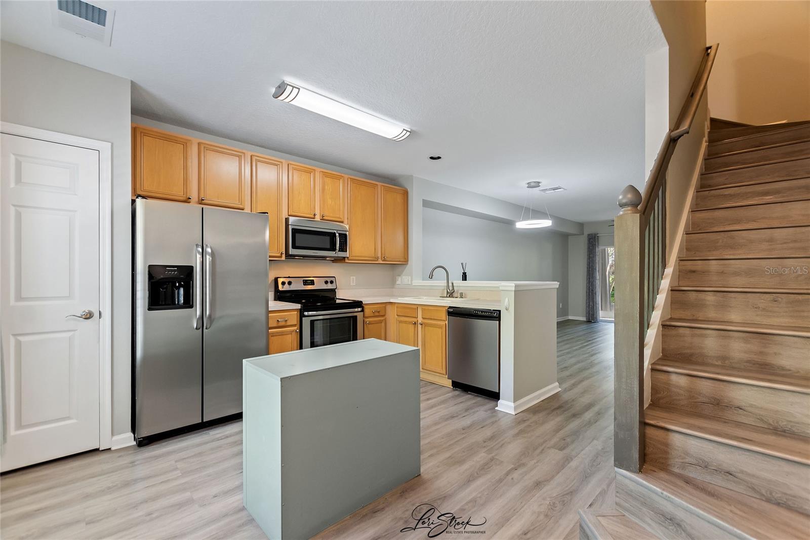 Image 29 of 31 For 1178 Vineland Pl  1178