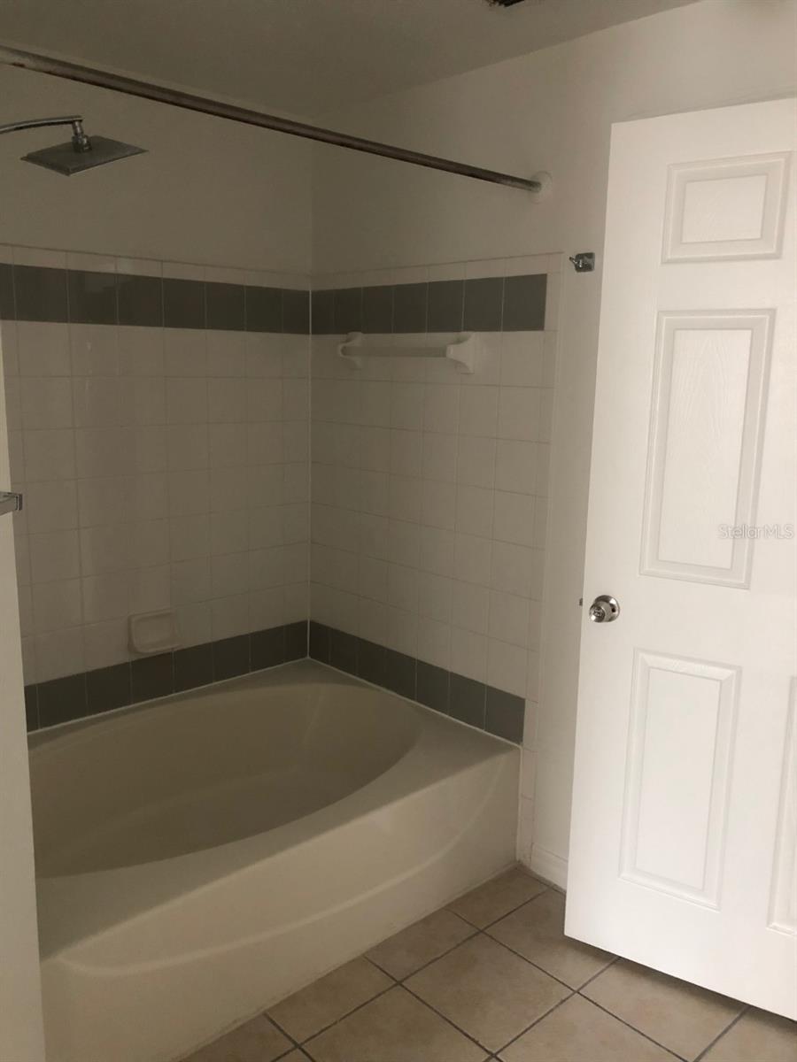 Image 11 of 17 For 6412 Queens Borough Avenue 107