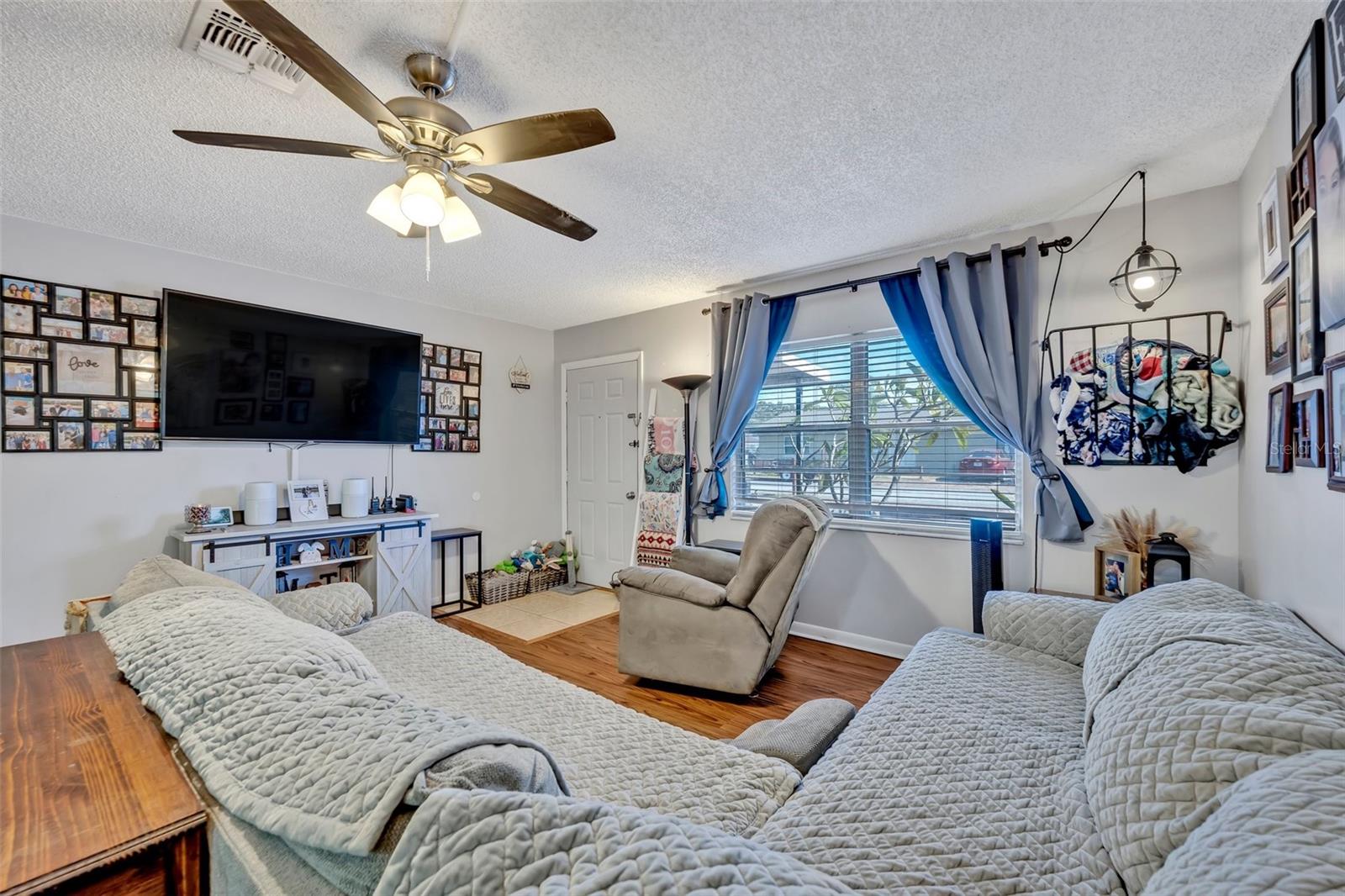 Image 23 of 60 For 706 15th Street
