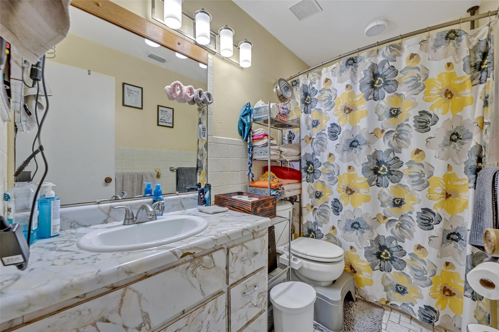 Image 32 of 60 For 706 15th Street