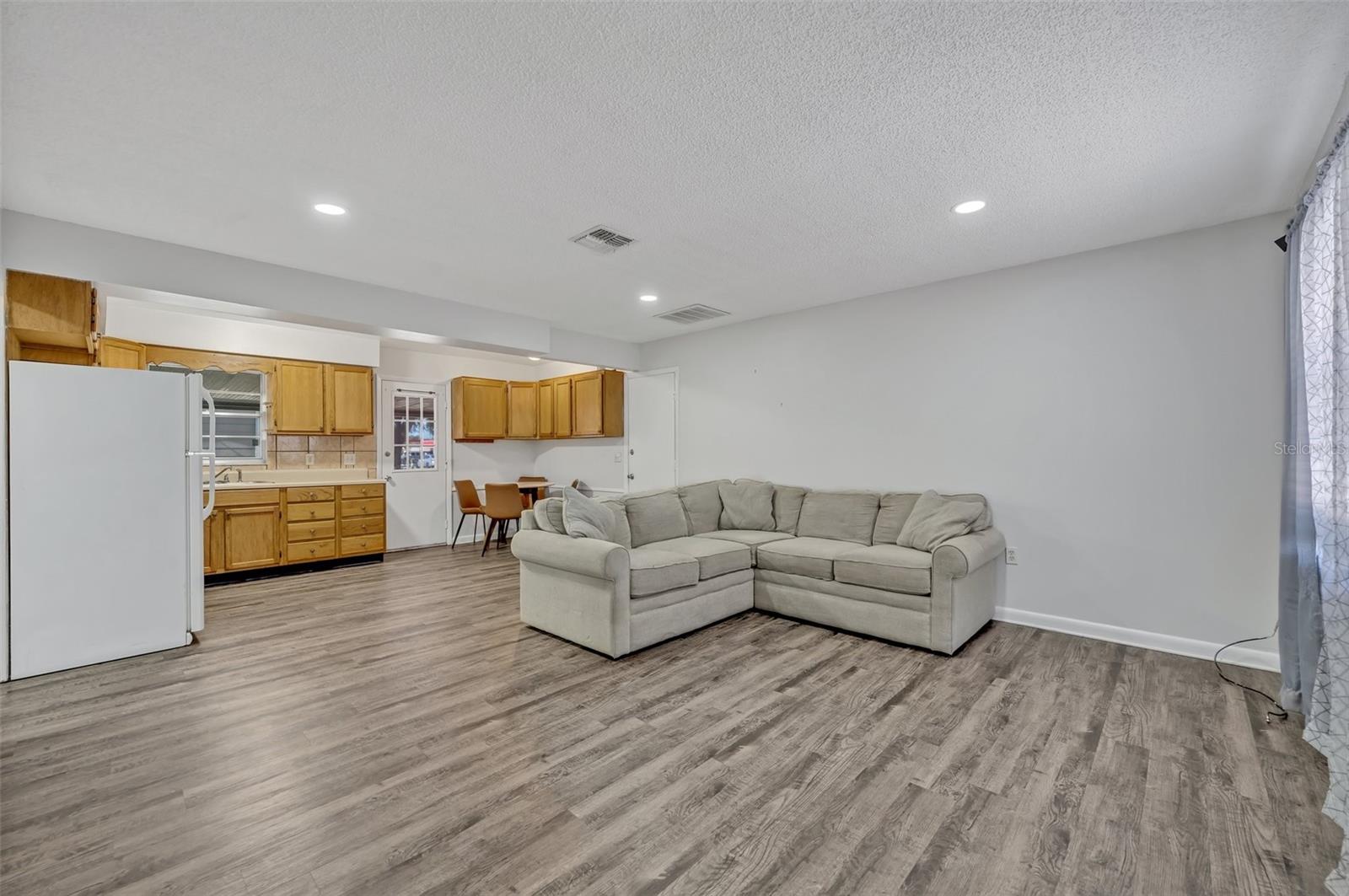 Image 5 of 60 For 706 15th Street