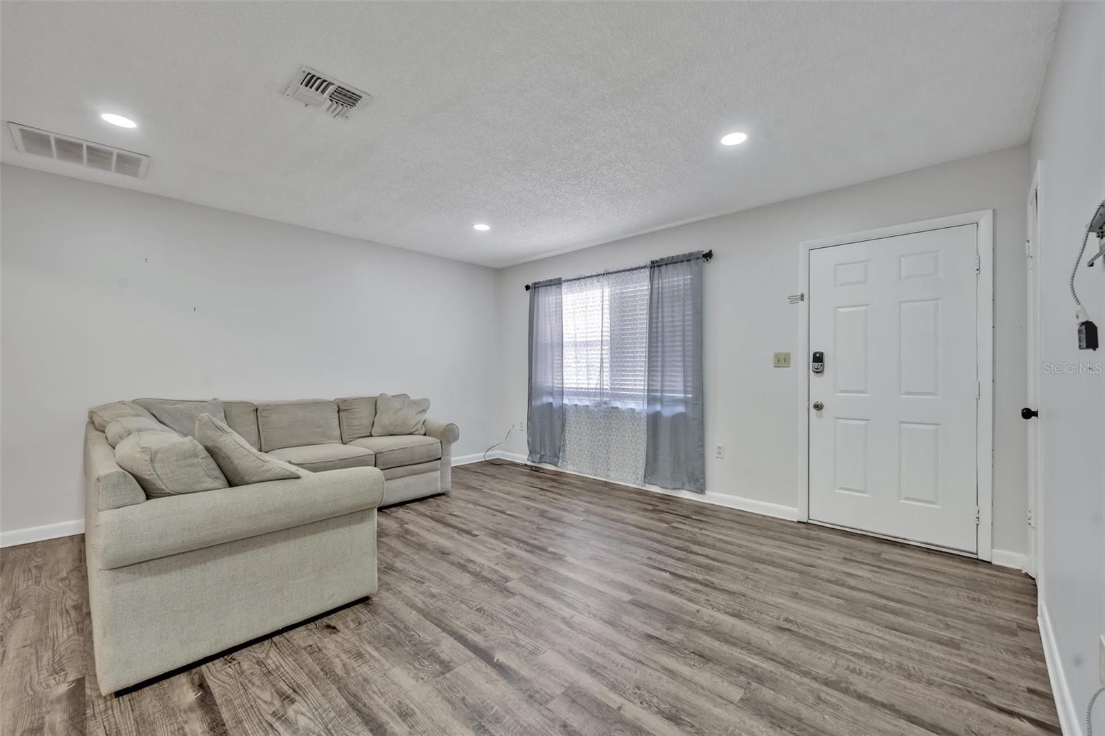 Image 6 of 60 For 706 15th Street