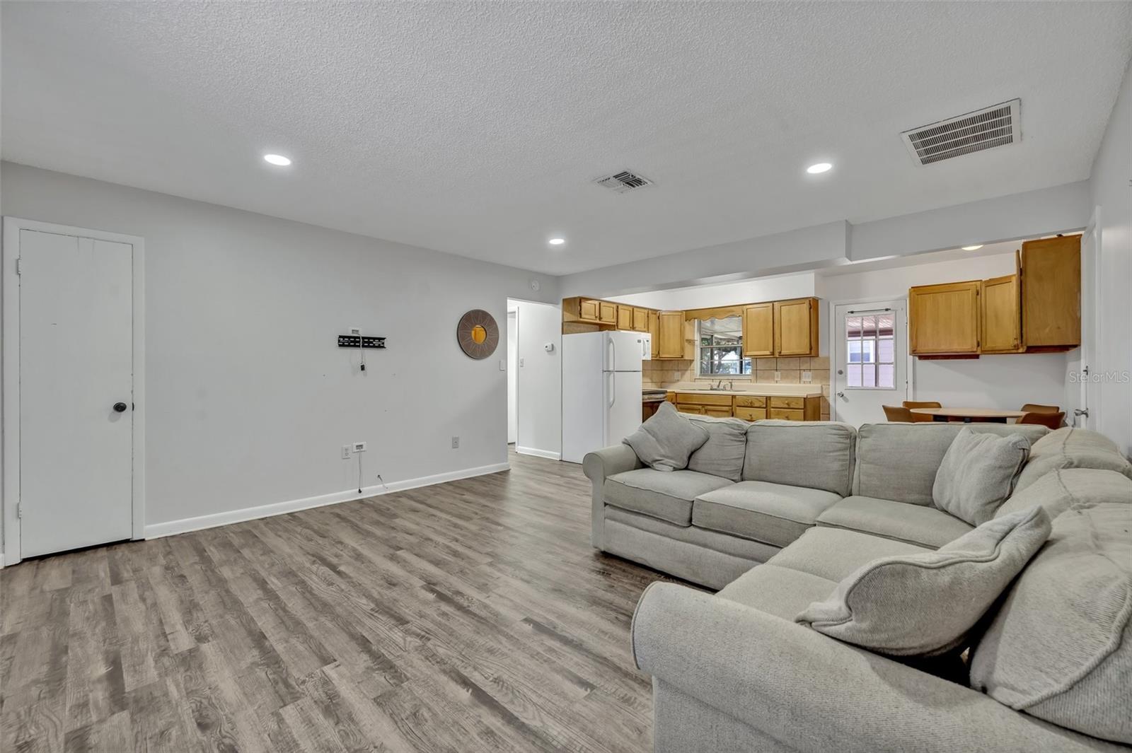 Image 7 of 60 For 706 15th Street
