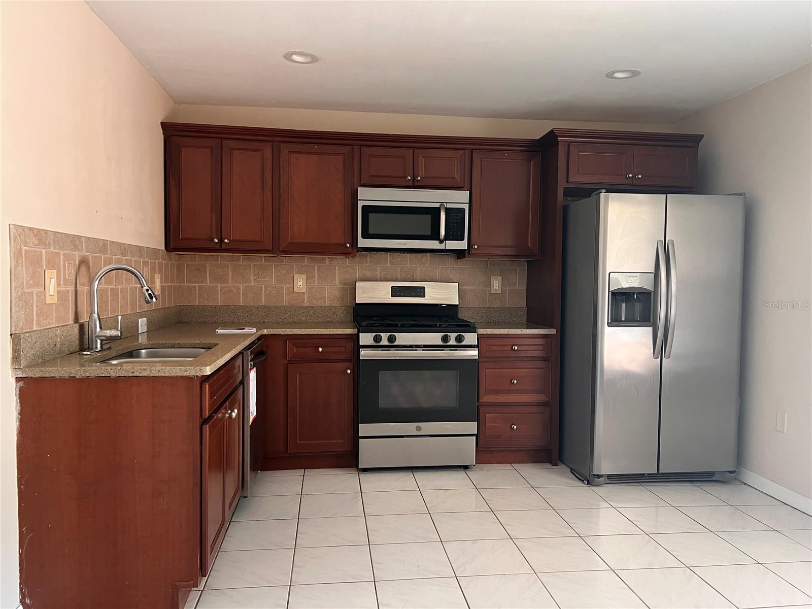 Image 4 of 16 For 3801 Oak Pointe Boulevard