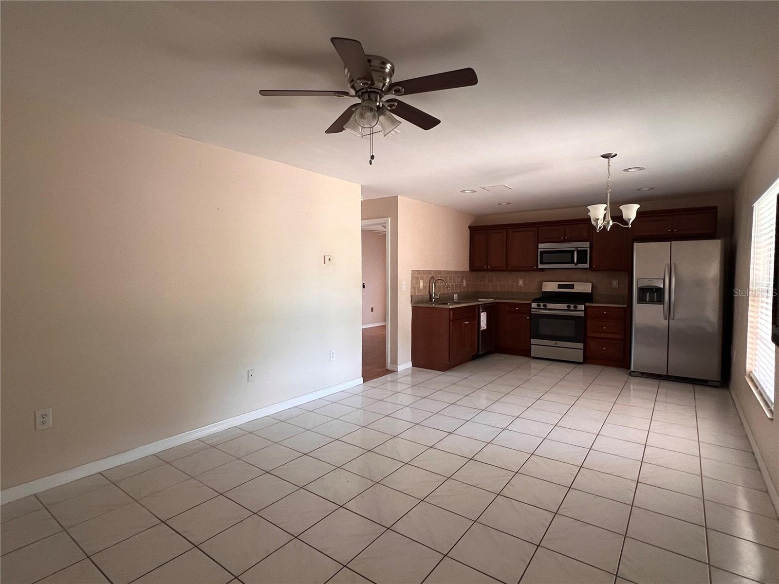 Image 5 of 16 For 3801 Oak Pointe Boulevard