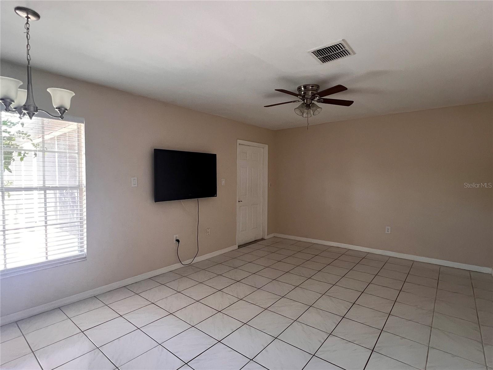Image 6 of 16 For 3801 Oak Pointe Boulevard