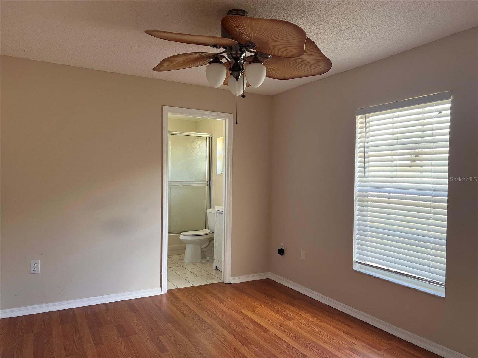Image 9 of 16 For 3801 Oak Pointe Boulevard