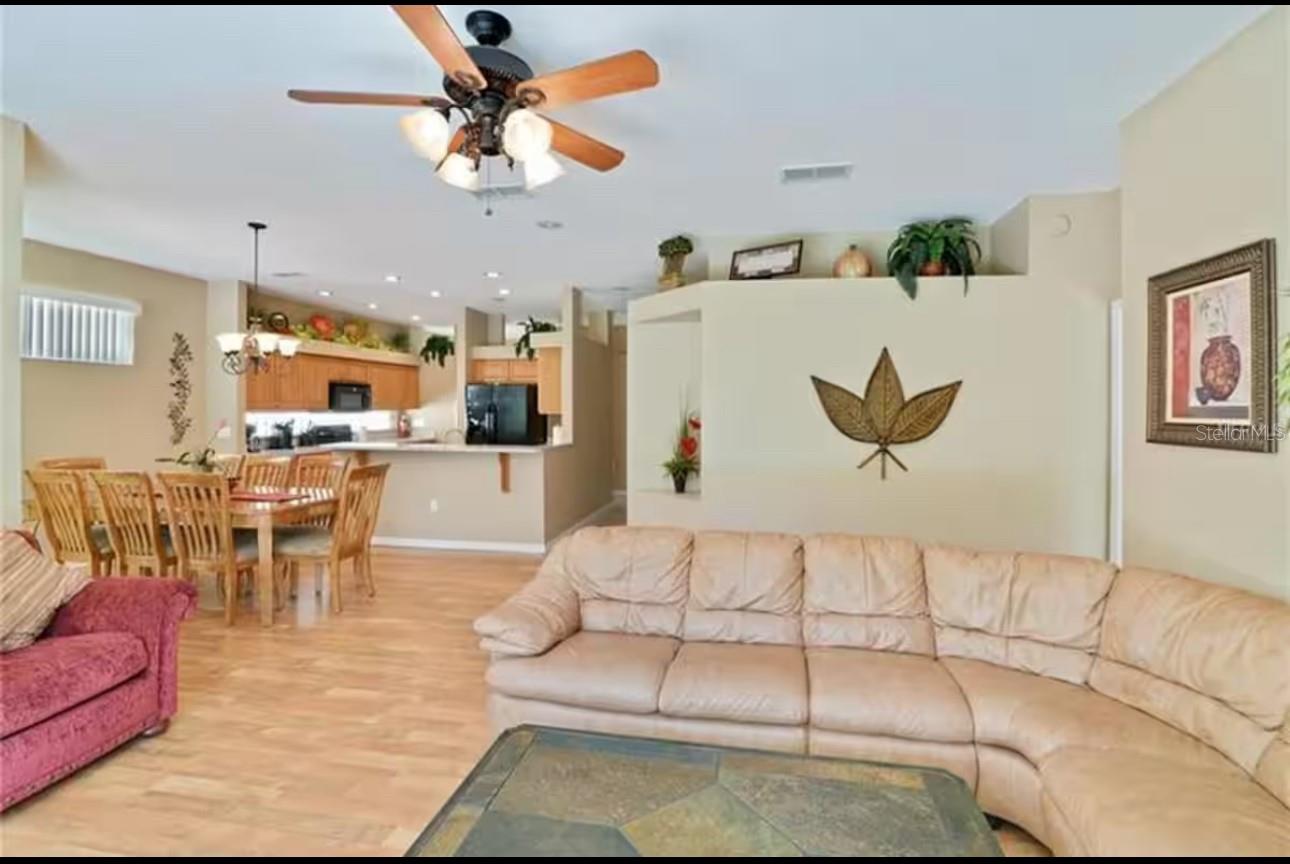 Image 3 of 14 For 2918 Sunset Vista Boulevard