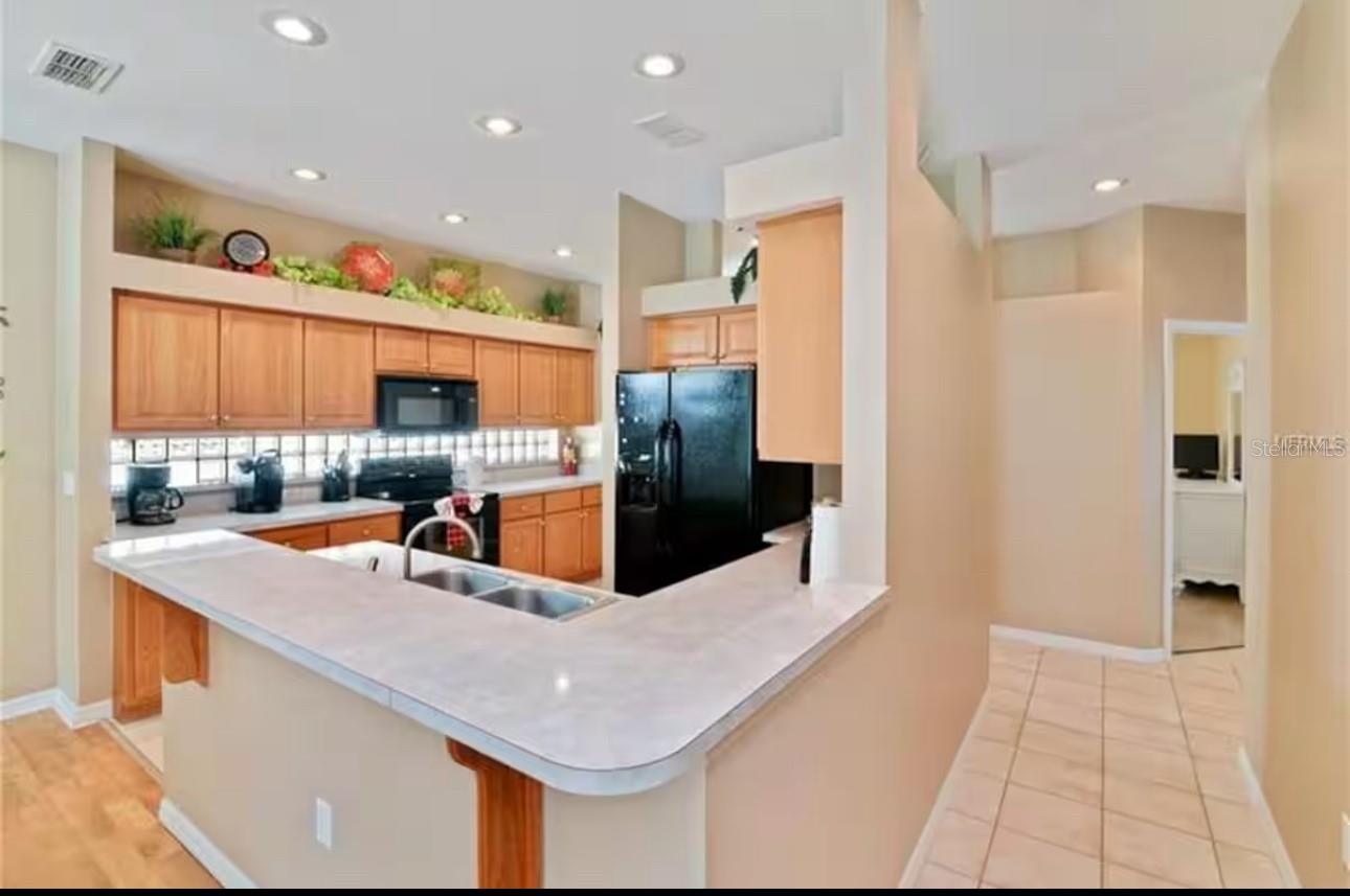 Image 4 of 14 For 2918 Sunset Vista Boulevard