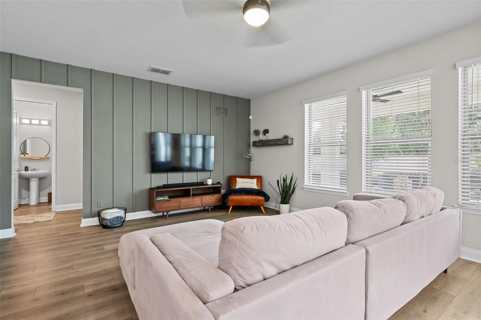 Image 12 of 46 For 675 Primrose Willow Way