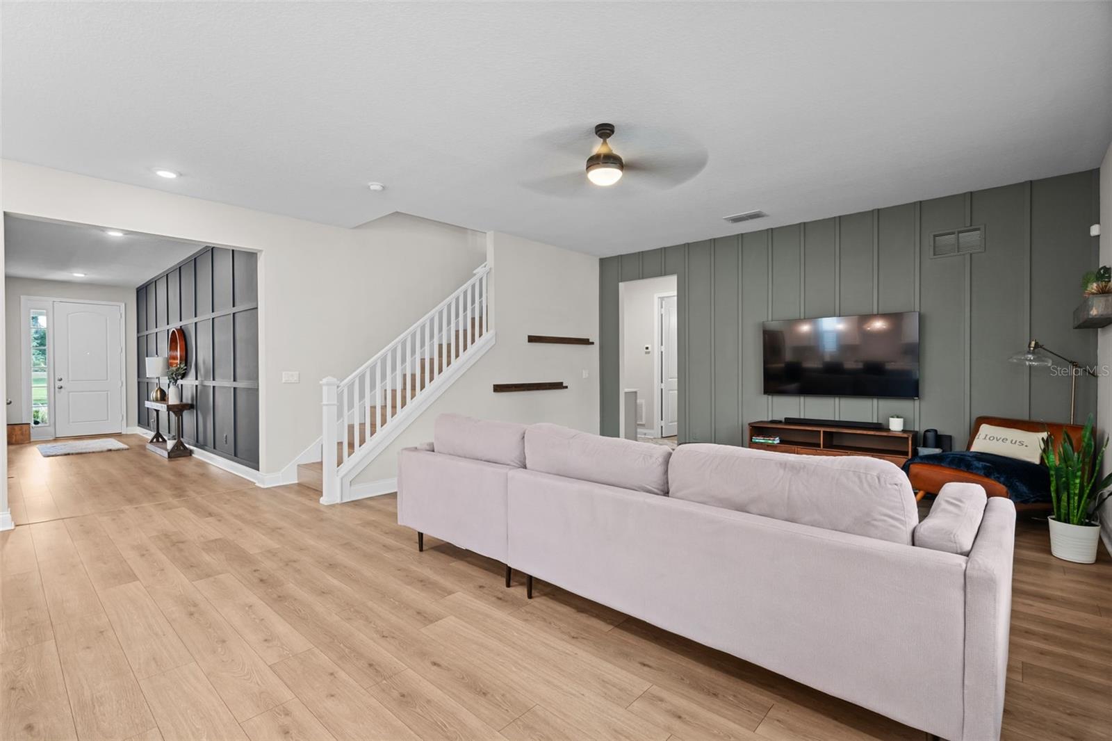 Image 4 of 46 For 675 Primrose Willow Way