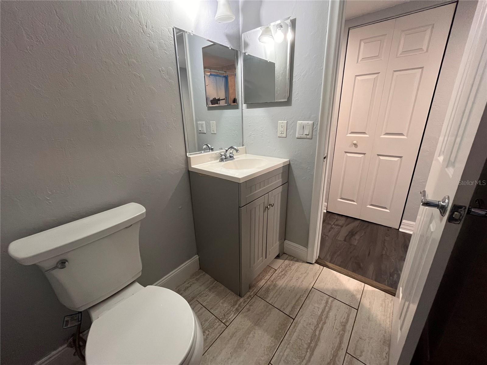 Image 21 of 26 For 3807 Atrium Drive L-6