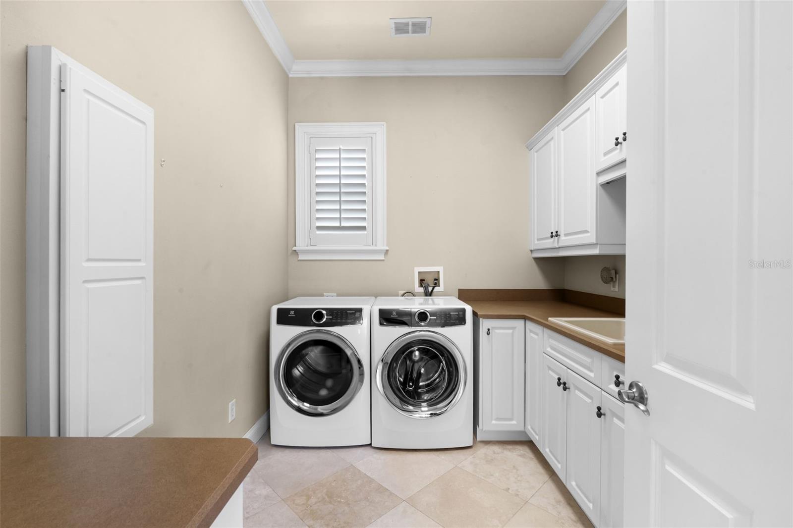 Image 14 of 35 For 1448 Conway Isle Circle