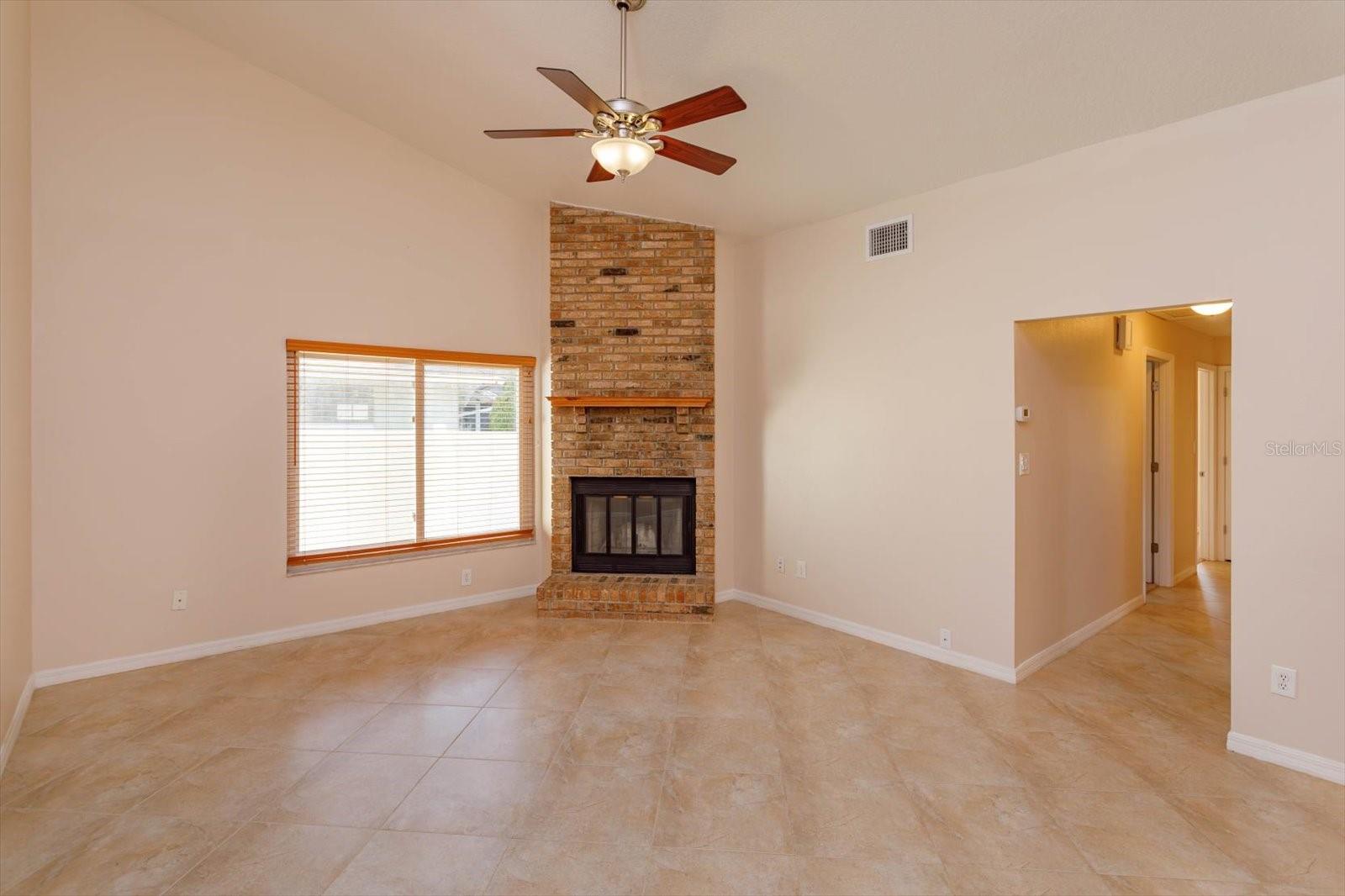Image 16 of 38 For 9681 Lake Douglas Place