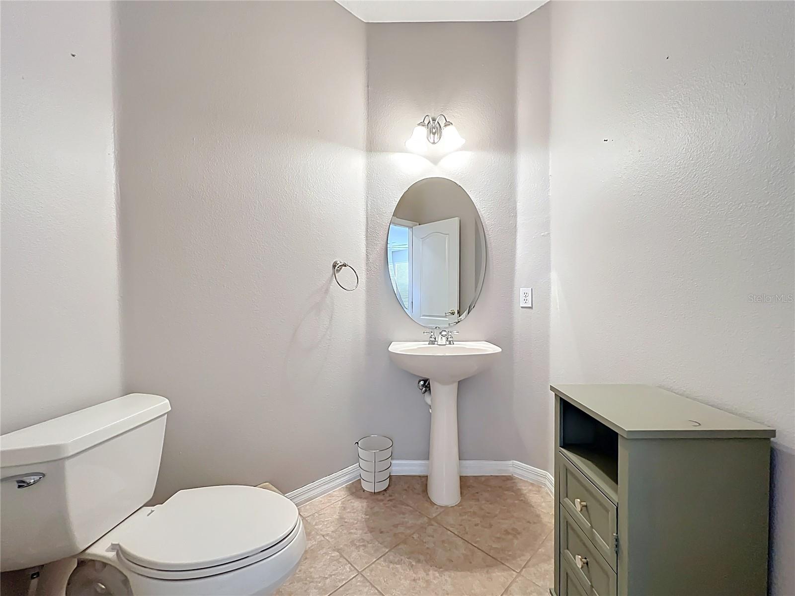 Image 17 of 36 For 12724 Bideford Avenue