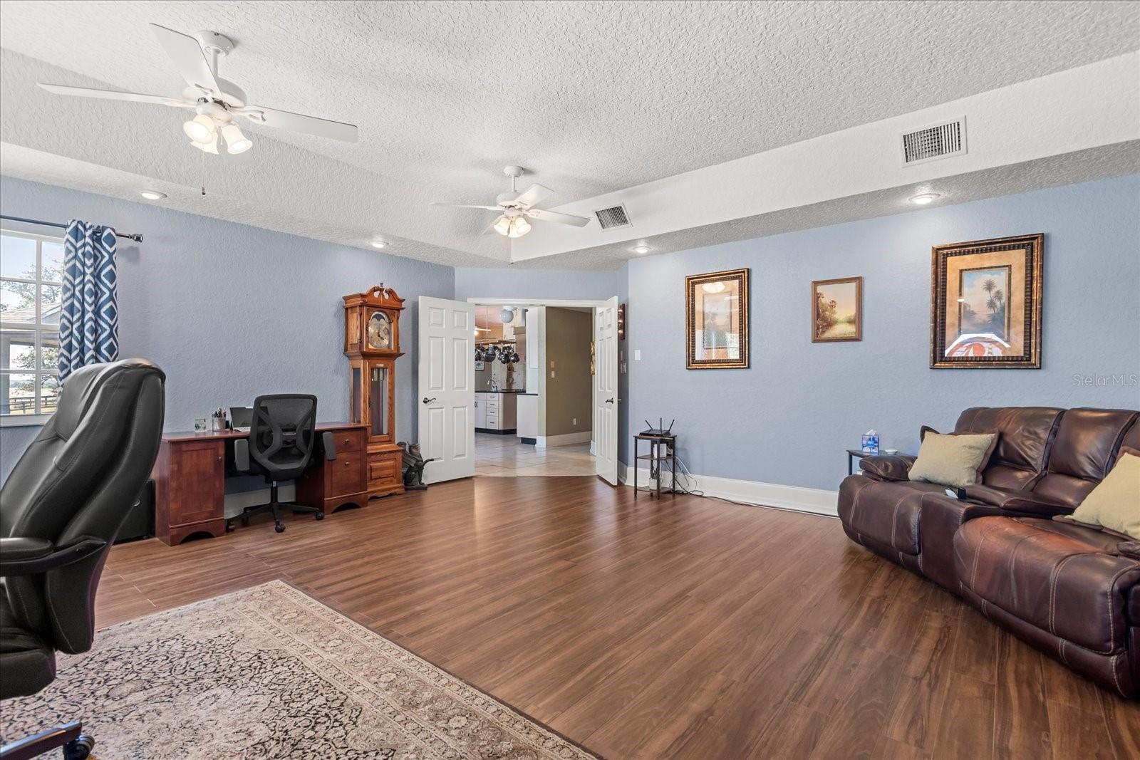 Image 17 of 63 For 16500 Quarter Horse Court