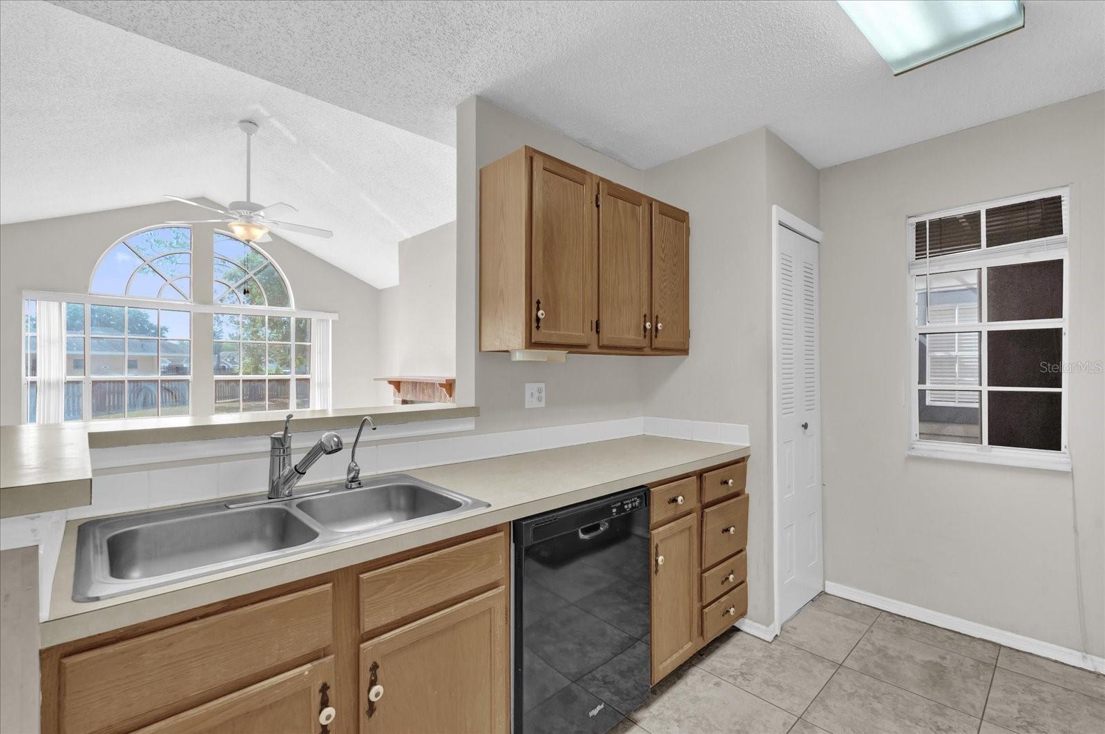 Image 8 of 22 For 948 Bird Bay Court 102