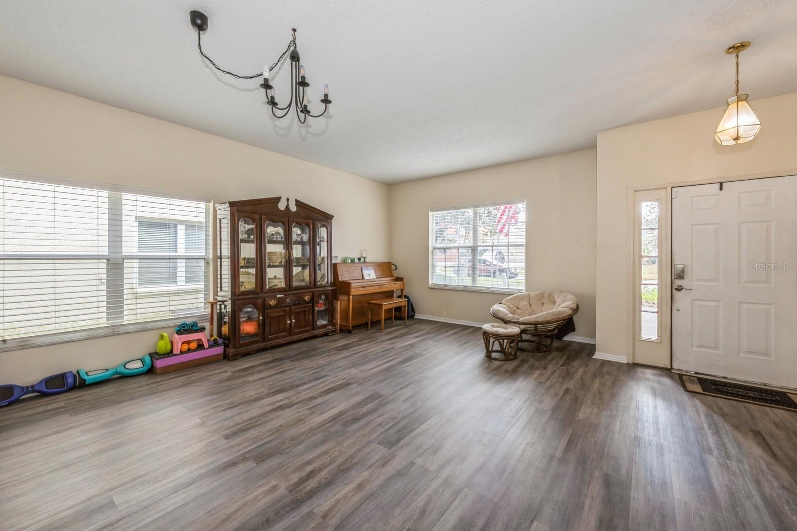 Image 4 of 21 For 502 Freeman Street