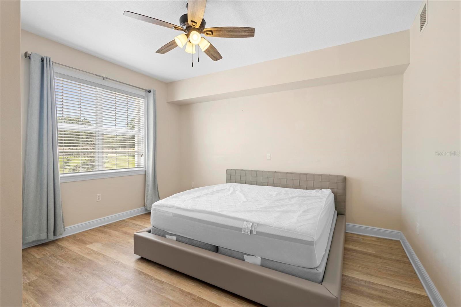 Image 12 of 34 For 7689 Heritage Crossing Way 202