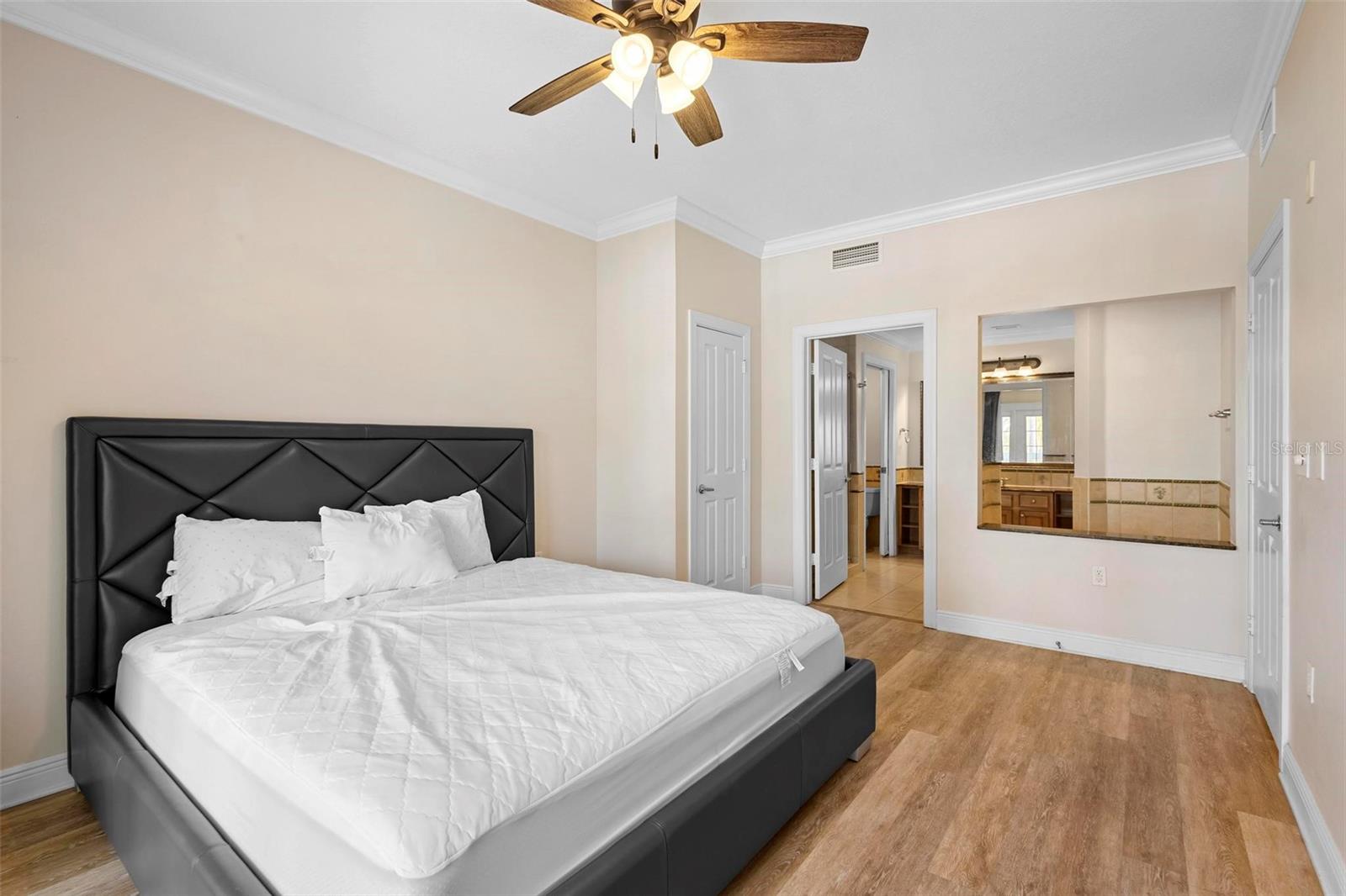 Image 18 of 34 For 7689 Heritage Crossing Way 202