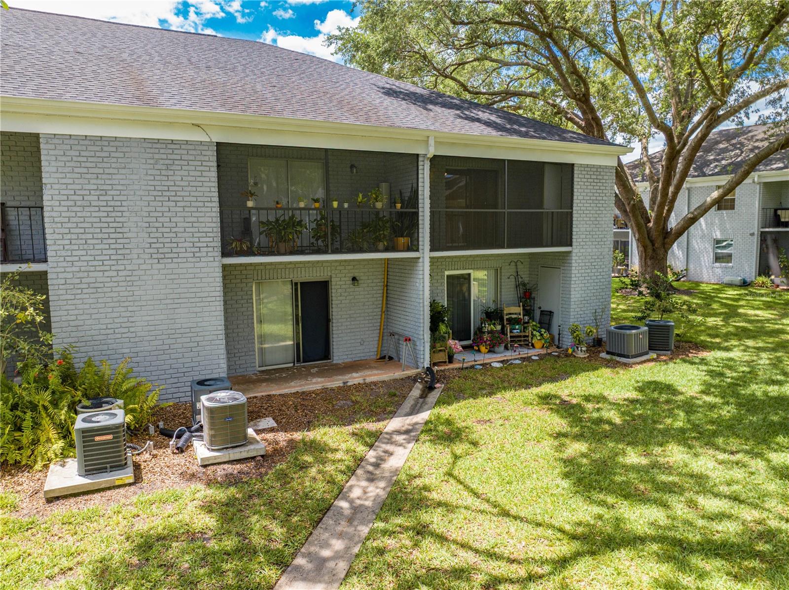 Image 35 of 43 For 130 Lewfield Circle 130