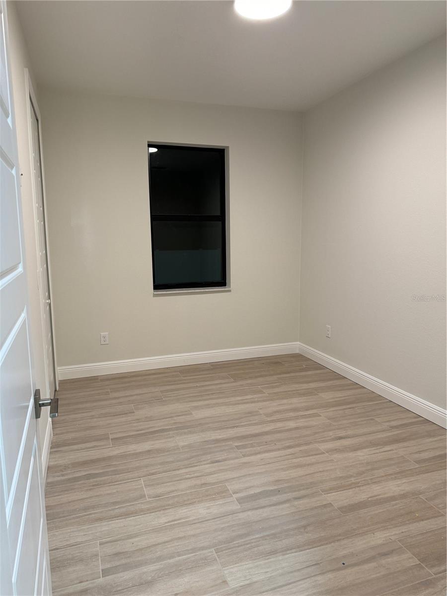 Image 23 of 32 For 20296 Rutherford Avenue