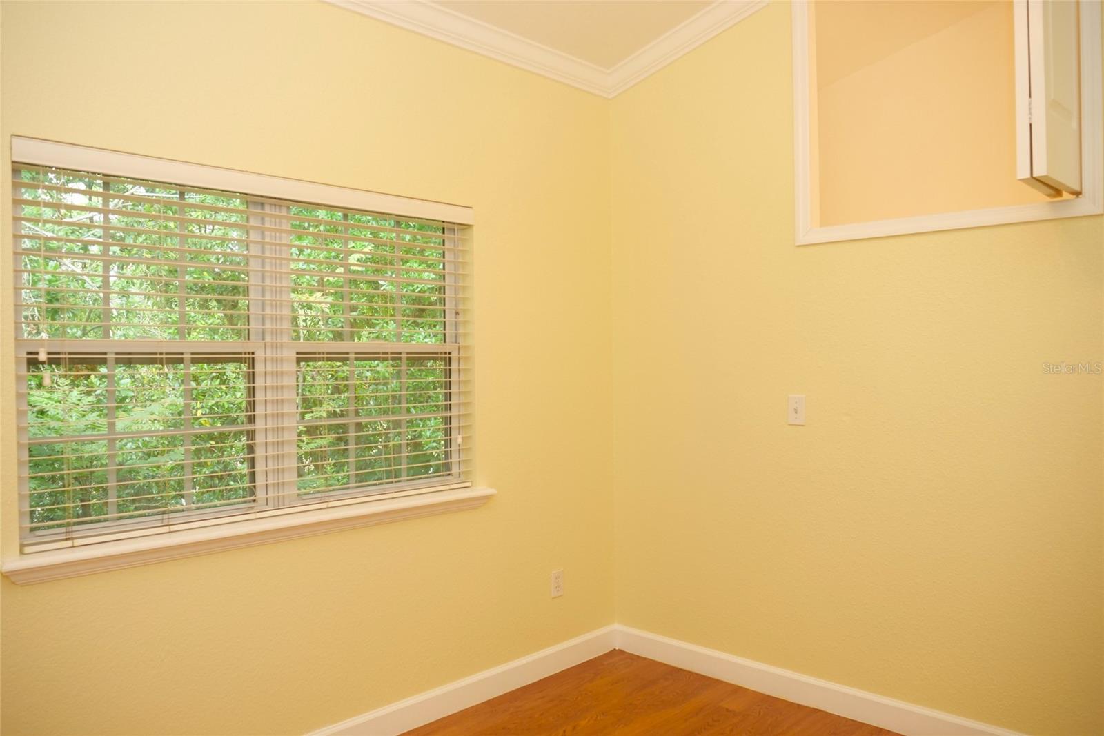 Image 10 of 17 For 419 Fern Creek Avenue