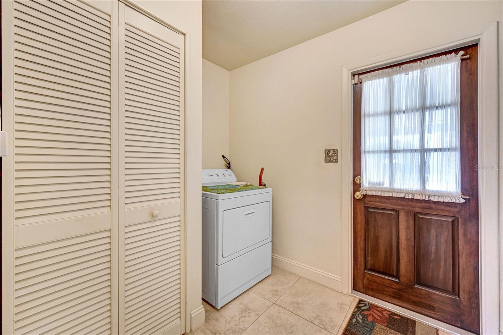 Image 17 of 33 For 1208 Duke Way