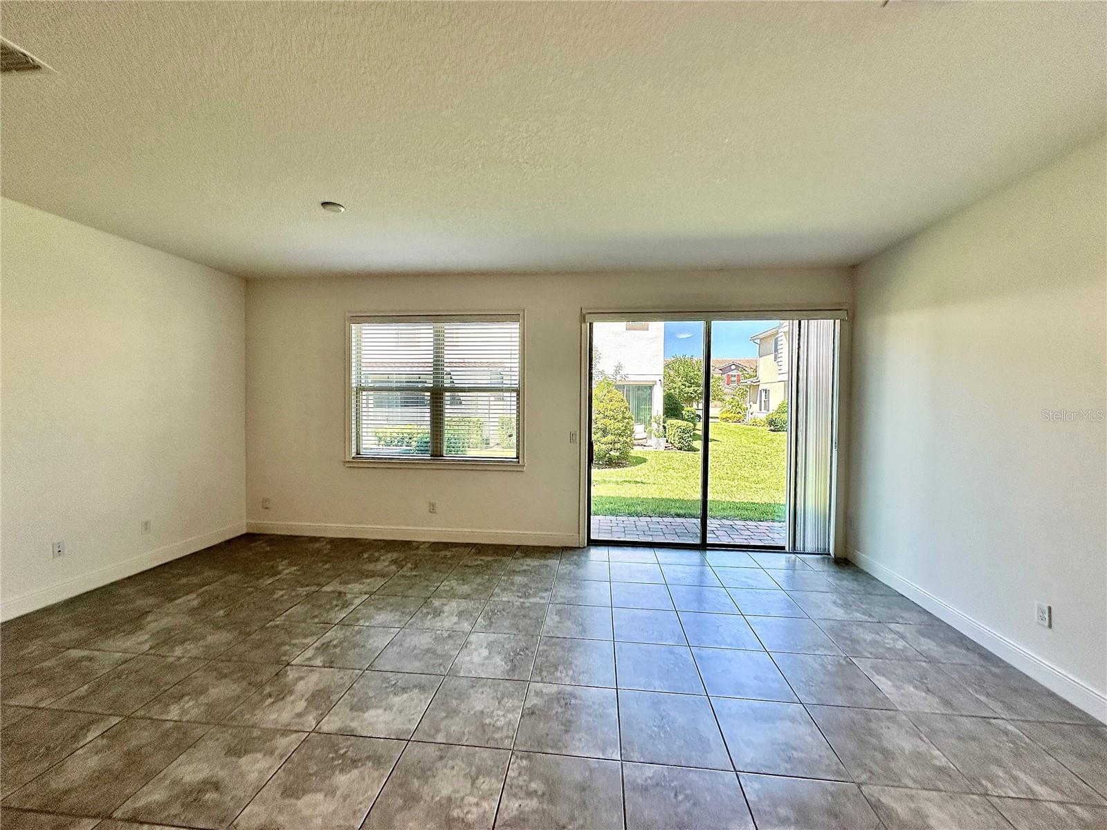 Image 3 of 16 For 14070 Swanley Street