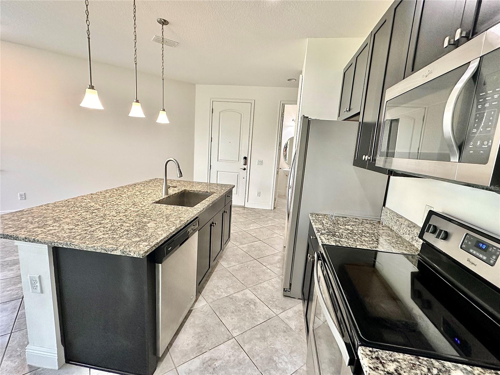Image 5 of 16 For 14070 Swanley Street