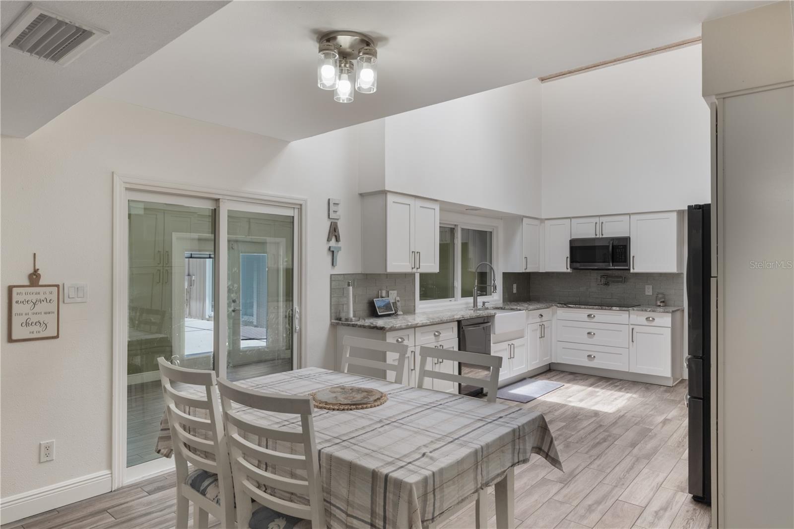 Image 14 of 49 For 202 Sweetwater Club Boulevard