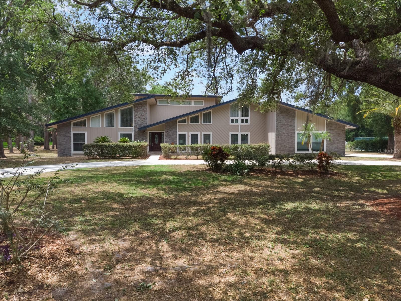 Image 3 of 49 For 202 Sweetwater Club Boulevard