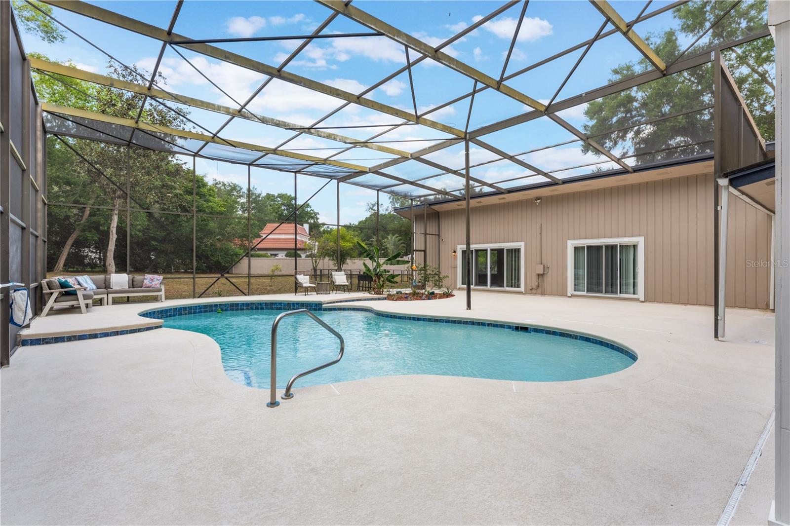 Image 43 of 49 For 202 Sweetwater Club Boulevard