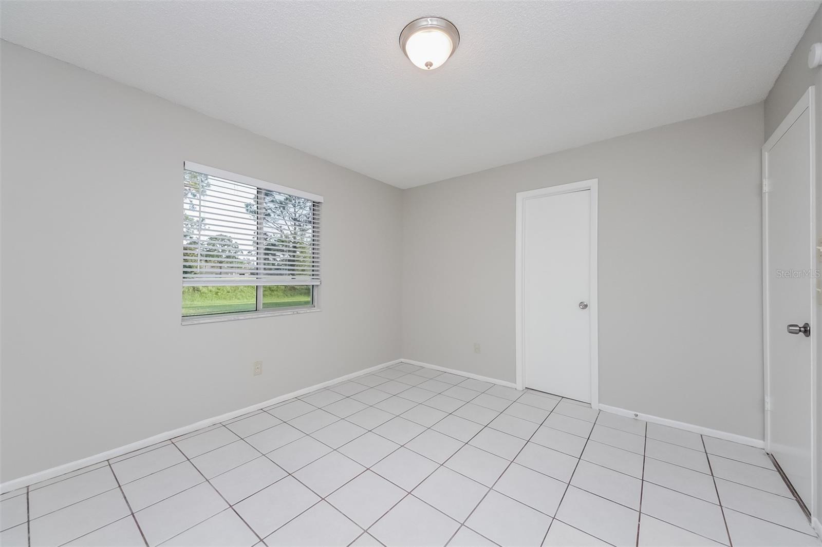 Image 13 of 16 For 638 Iowa Woods Circle E