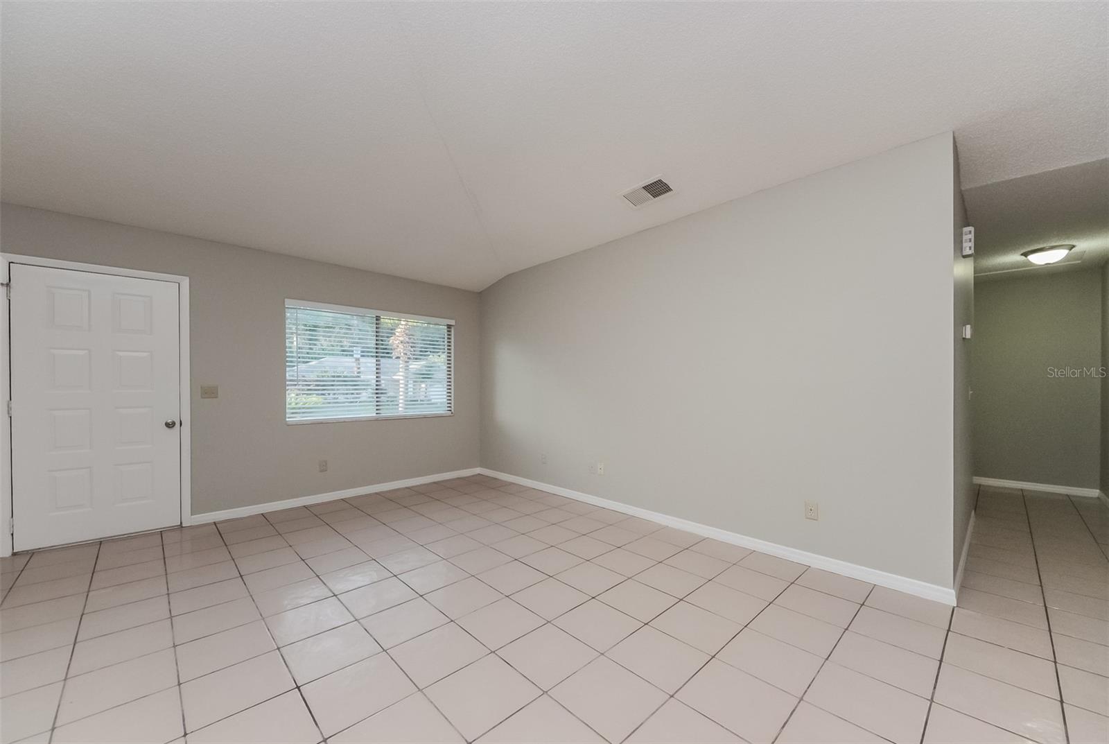 Image 4 of 16 For 638 Iowa Woods Circle E