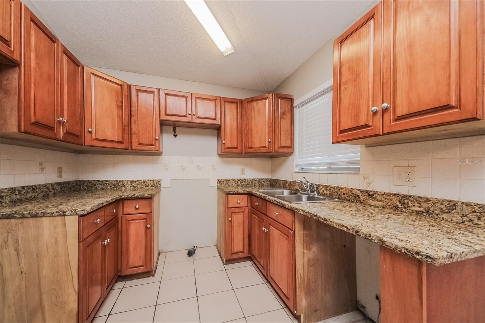 Image 6 of 16 For 638 Iowa Woods Circle E
