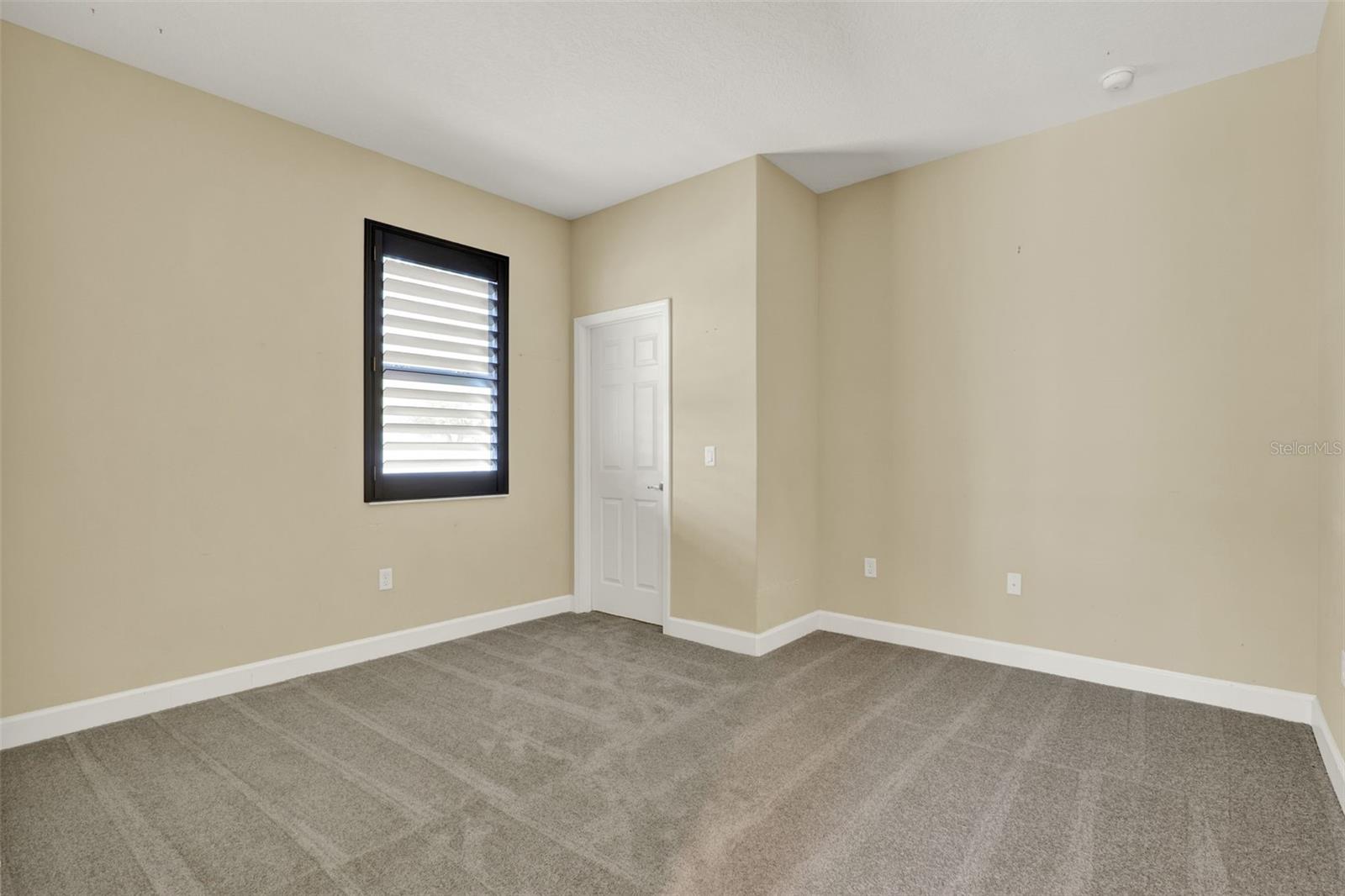 Image 23 of 53 For 955 Holly Springs Terrace