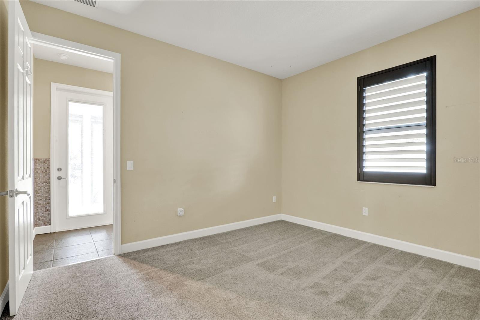 Image 24 of 53 For 955 Holly Springs Terrace