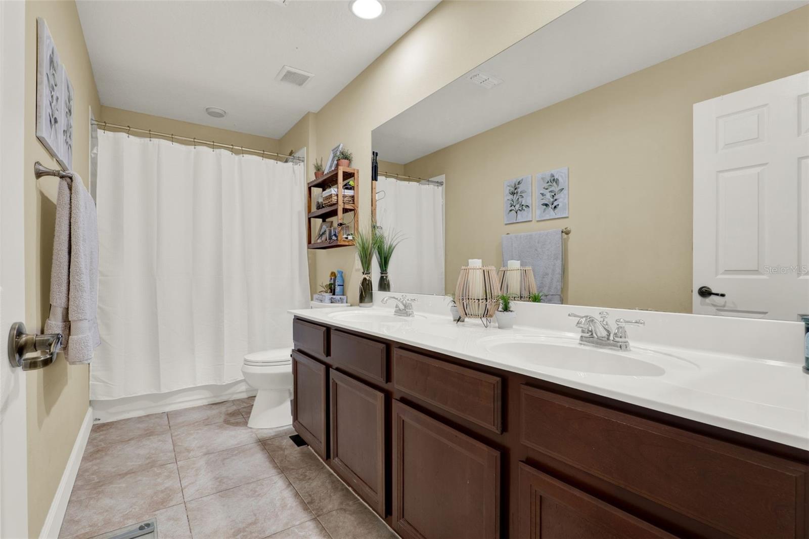 Image 35 of 53 For 955 Holly Springs Terrace