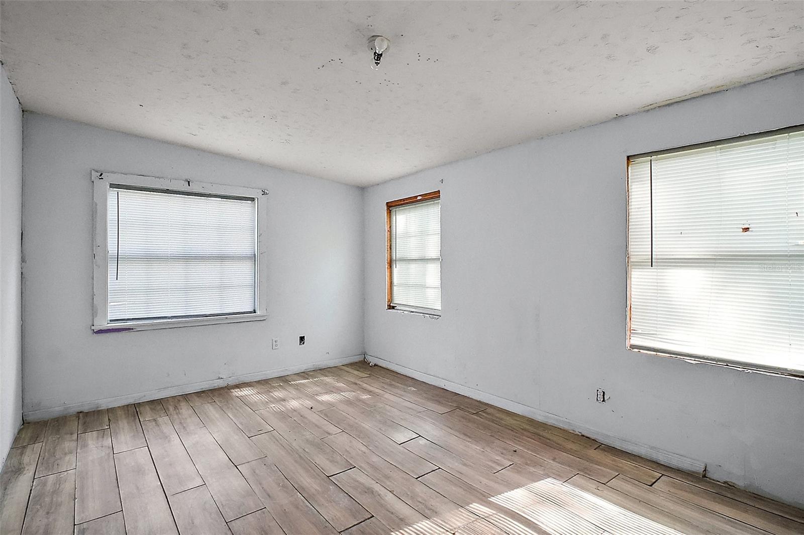 Image 16 of 23 For 89 169th Avenue