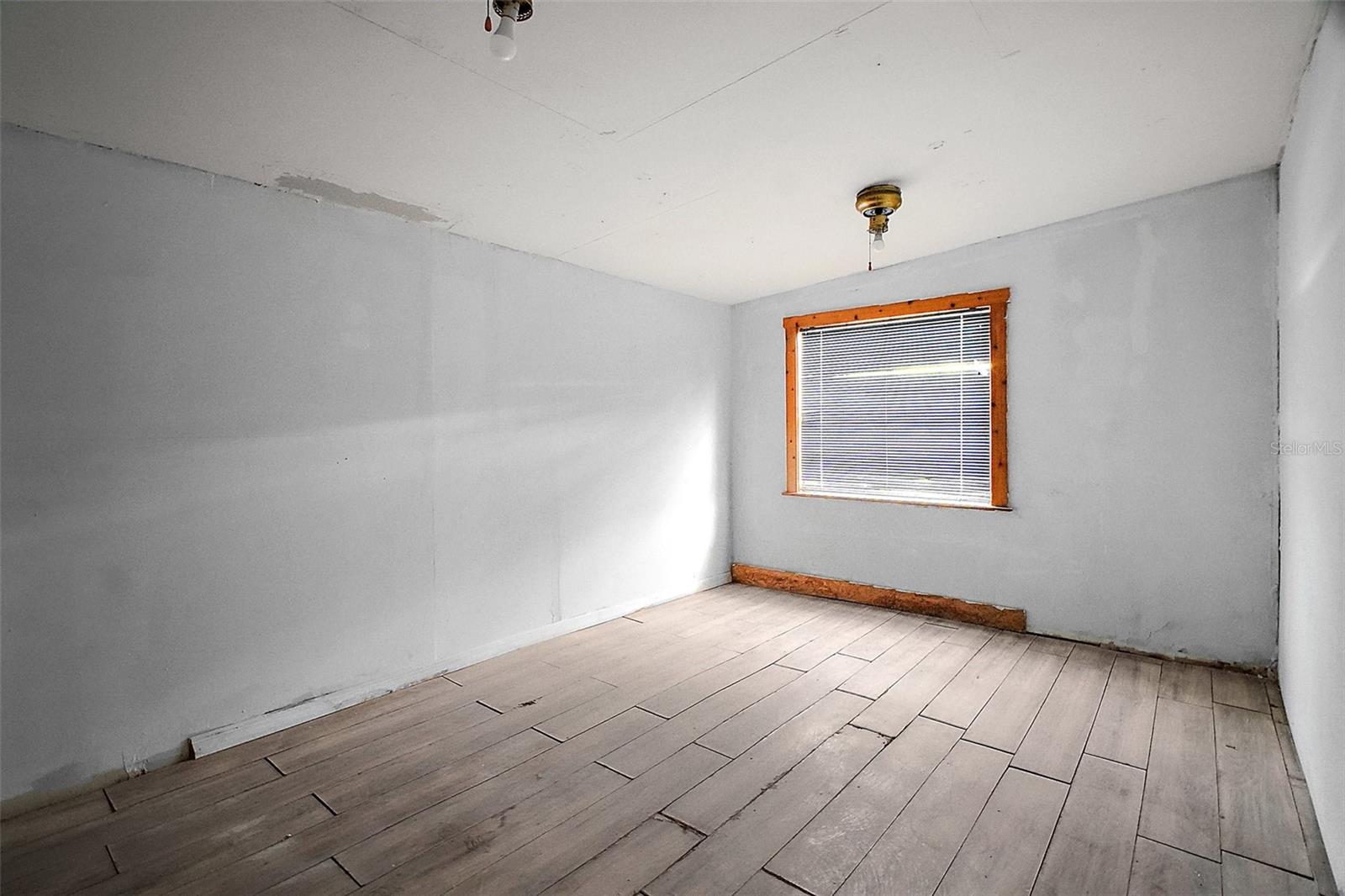 Image 17 of 23 For 89 169th Avenue