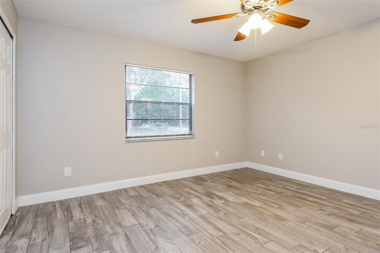 Image 14 of 16 For 9427 6th Avenue