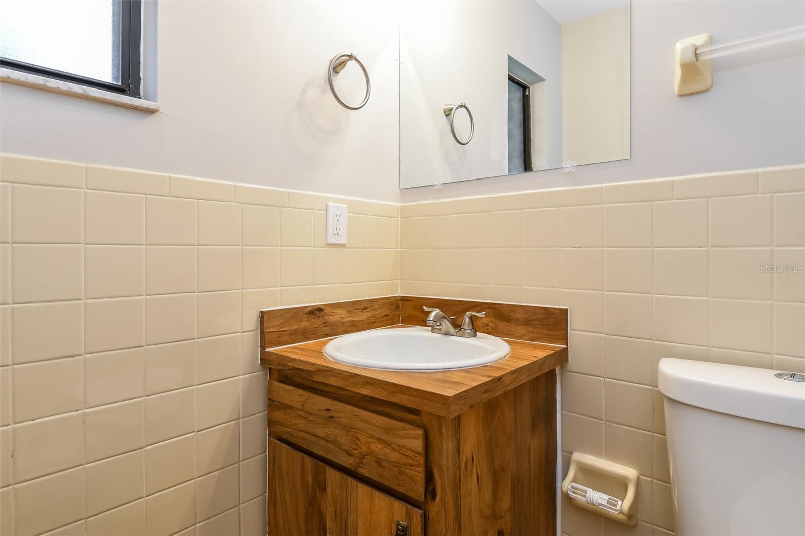 Image 15 of 16 For 9427 6th Avenue
