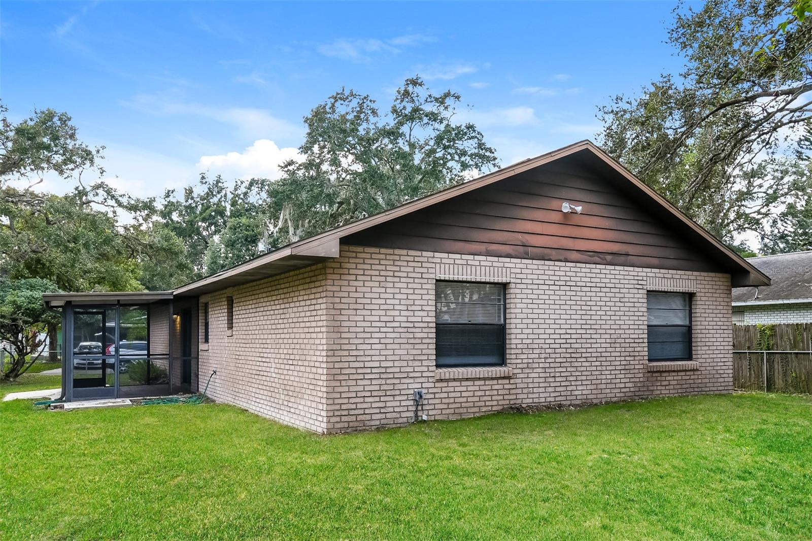 Image 16 of 16 For 9427 6th Avenue