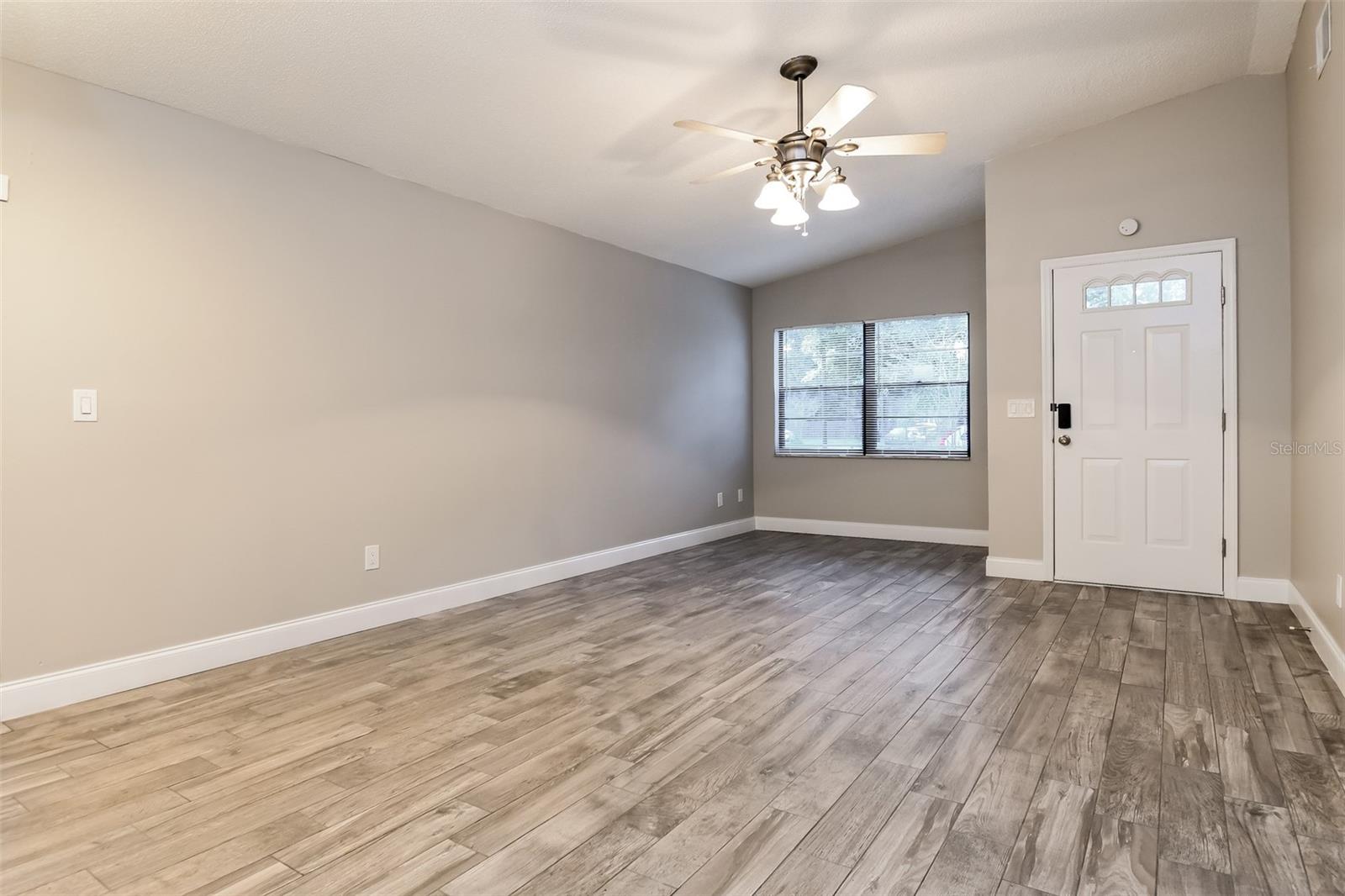 Image 5 of 16 For 9427 6th Avenue