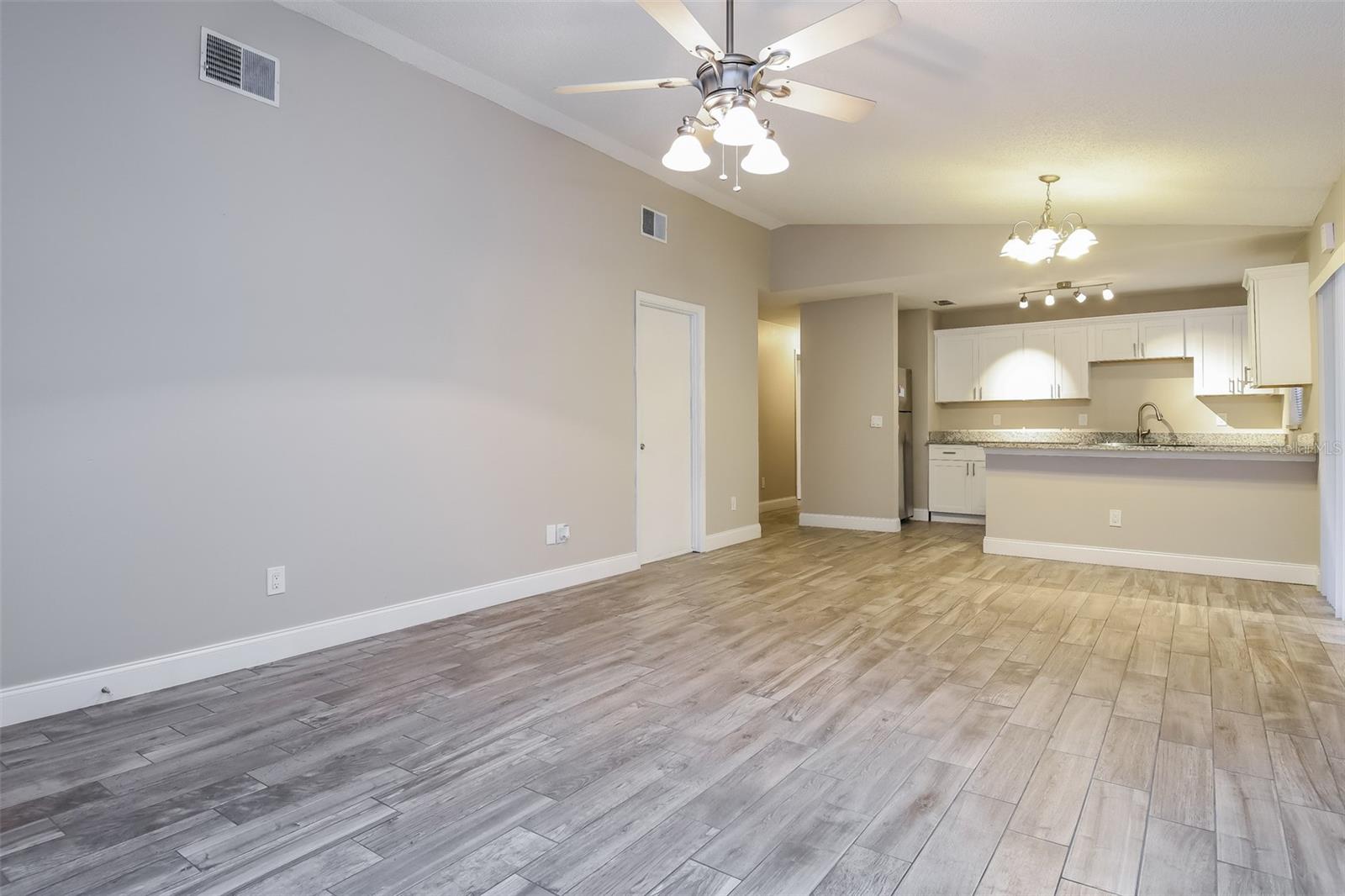 Image 6 of 16 For 9427 6th Avenue