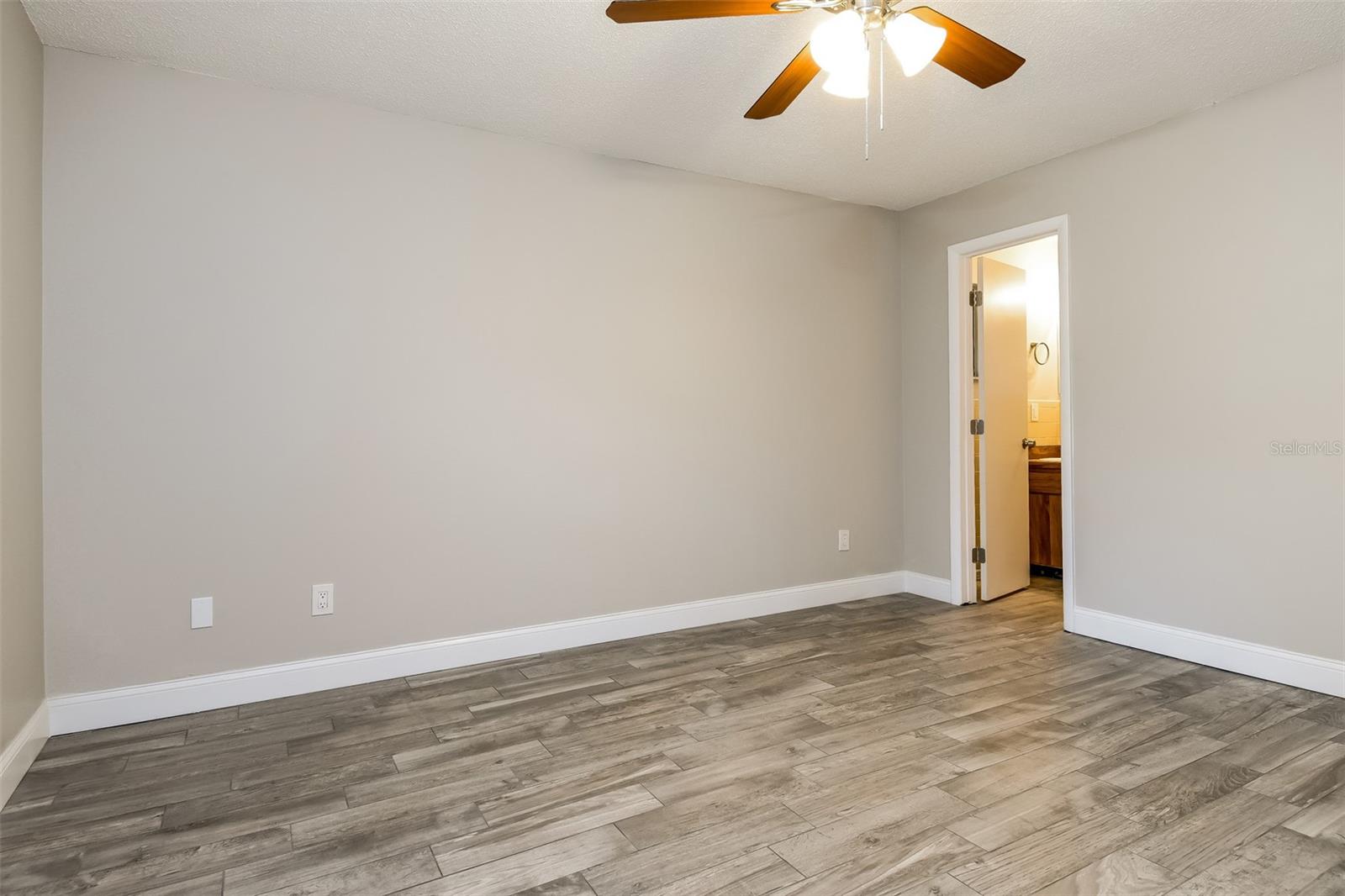 Image 9 of 16 For 9427 6th Avenue