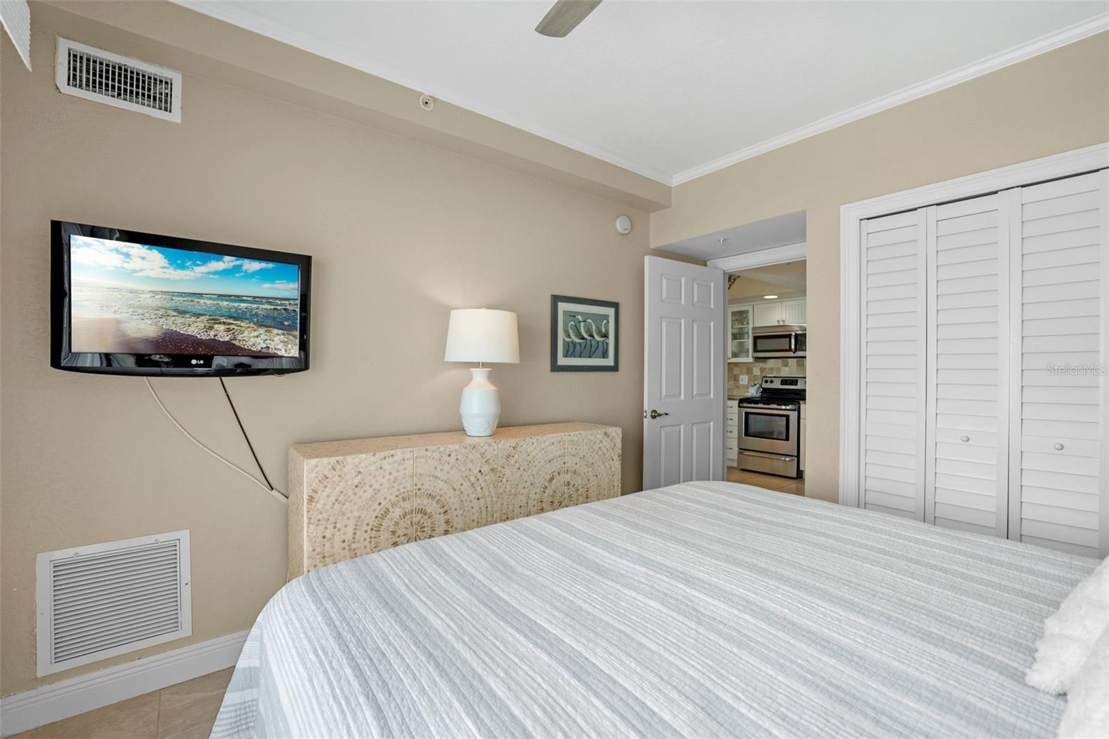 Image 28 of 41 For 611 Atlantic Avenue 4212