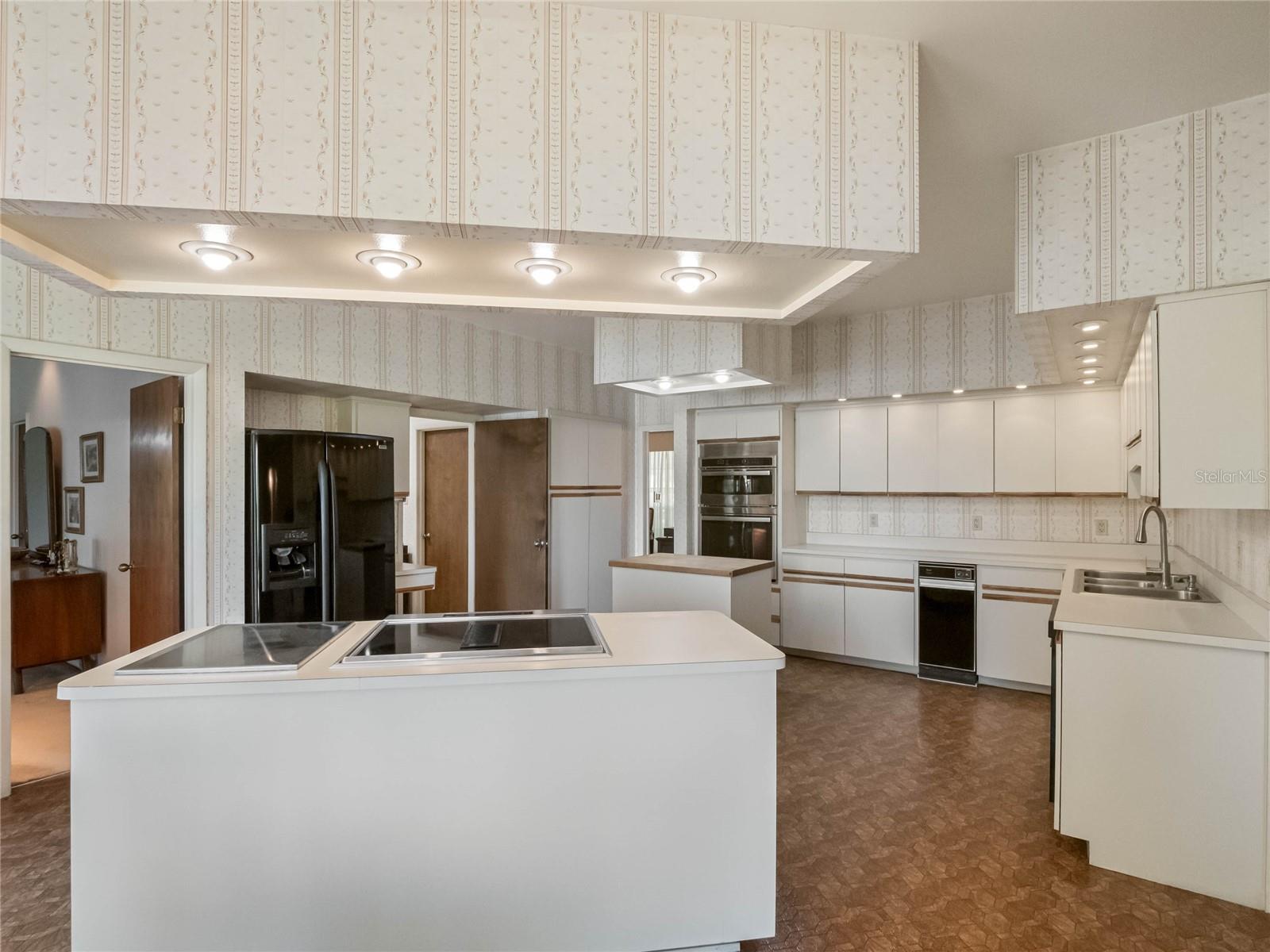 Image 11 of 61 For 7540 Lake Marsha Drive