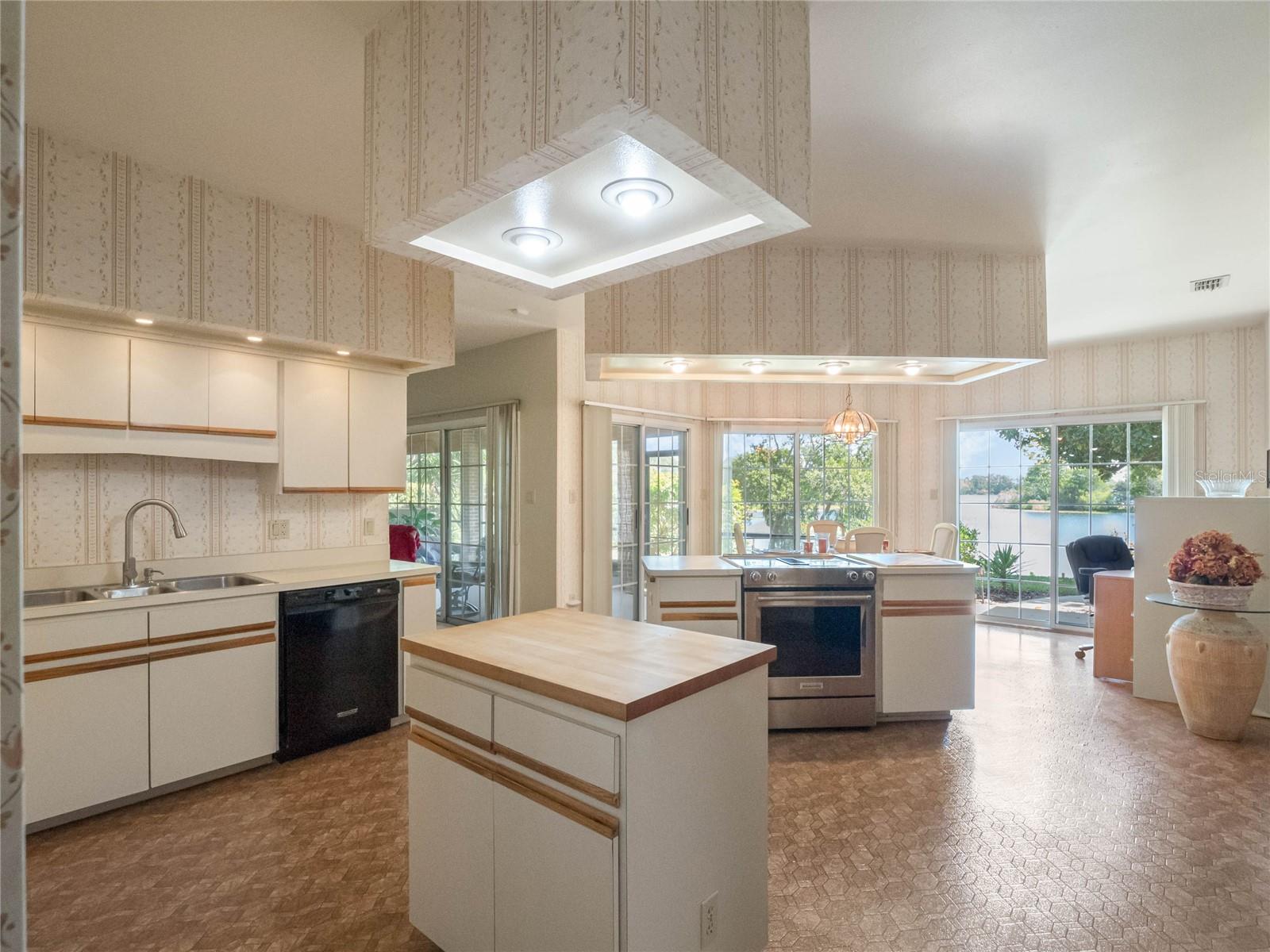 Image 13 of 61 For 7540 Lake Marsha Drive